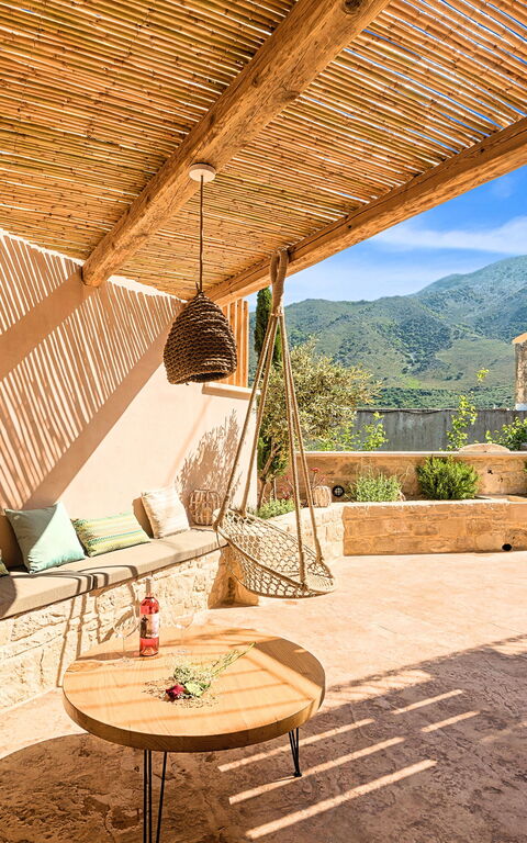 Villa Mirage: Building Exterior, Outdoor