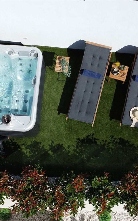 Villa Nikta: Balcony / Terrace / Patio, Garden, Hot Tub, Outdoor