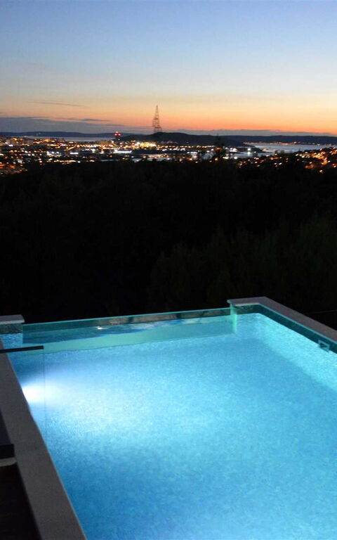 Villa Nikta: Pool, Scenic View