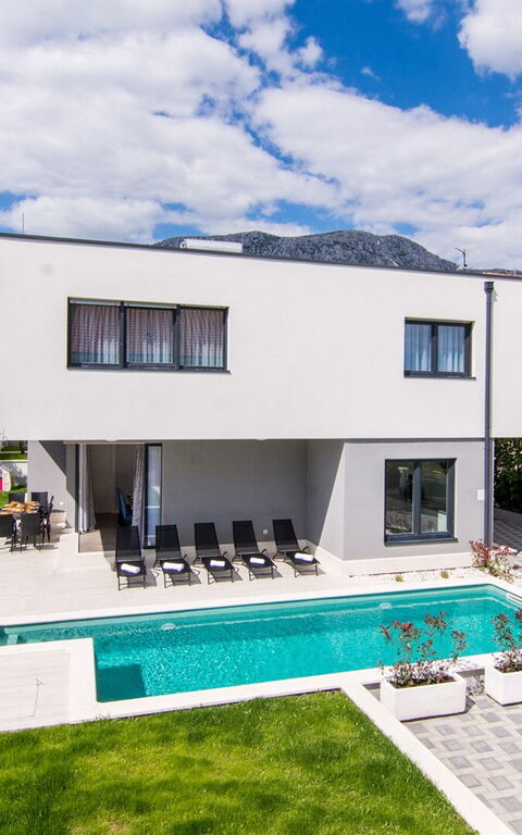 Villa Orvas 190: Balcony / Terrace / Patio, Building Exterior, Garden, Outdoor, Pool