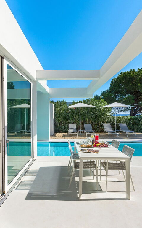 Villa Gadir: Balcony / Terrace / Patio, Building Exterior, Food, Outdoor, Pool