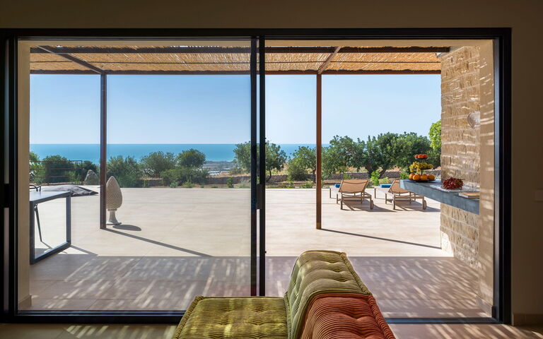 Gelso Bianco: Living Room