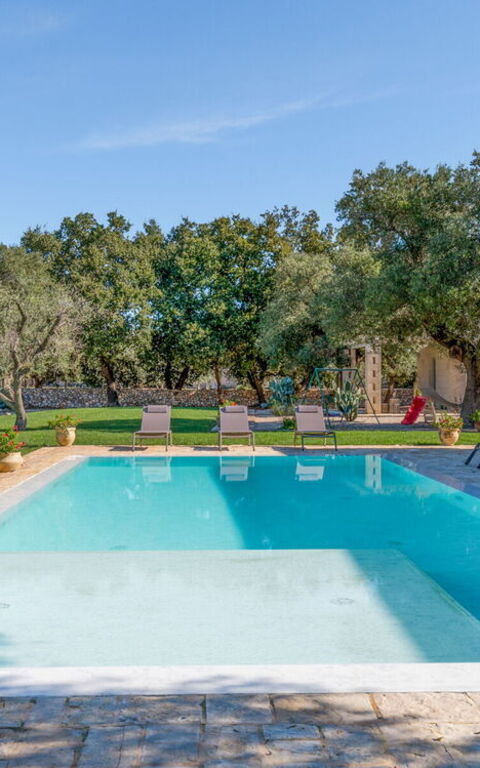 Tenuta Palù: Balcony / Terrace / Patio, Building Exterior, Garden, Pool