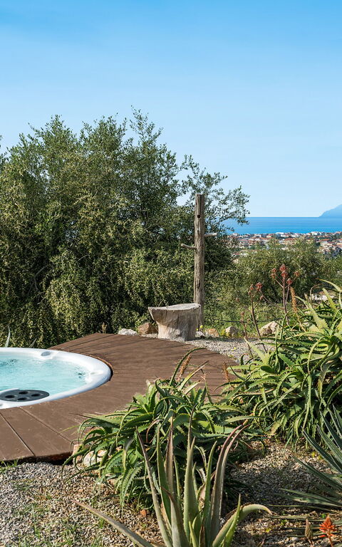 Villa Giuffrè: Building Exterior, Hot Tub, Outdoor