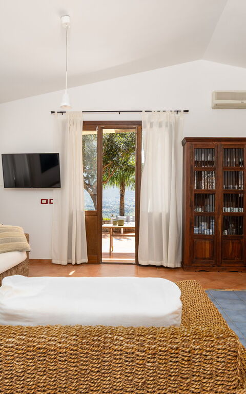 Villa Petra: Living Room
