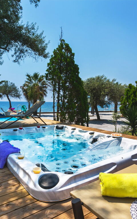 Villa Bellasia: Building Exterior, Hot Tub, Outdoor, Scenic View