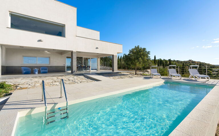 Villa Giglio Di Mare: Building Exterior, Outdoor, Pool