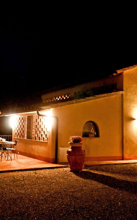 Cottage Colle Di Sotto: Building Exterior, Main Entrance, Outdoor