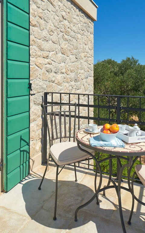 Orvas Villa 189: Balcony / Terrace / Patio, Bedroom