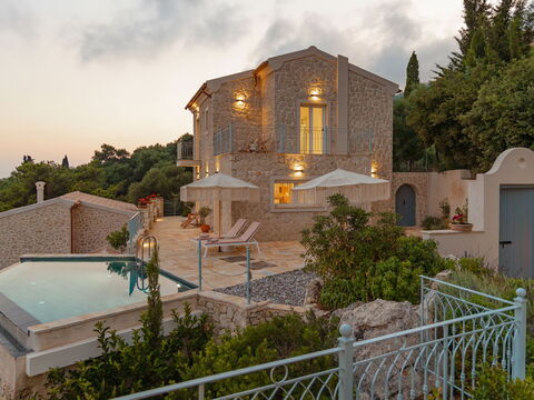 Villa Thea Mare Maistro