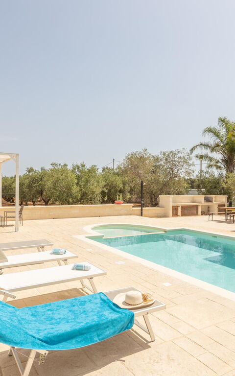 Villa Dolcevivere: Building Exterior, Outdoor, Pool, Summer