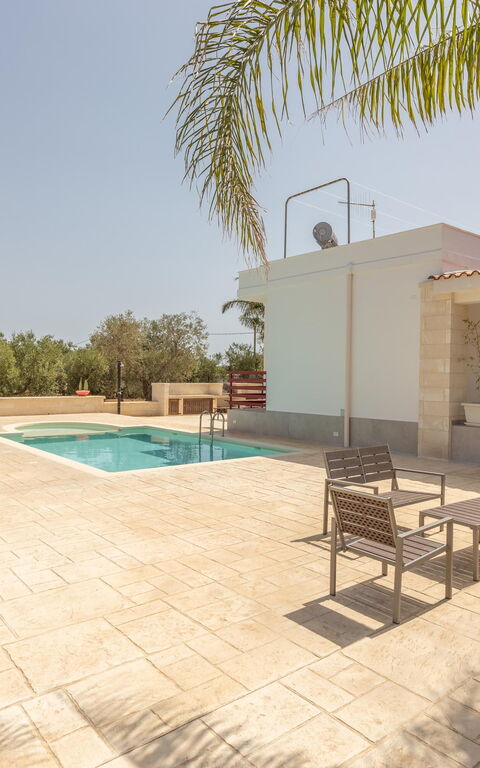 Villa Dolcevivere: Building Exterior, Outdoor, Pool, Summer