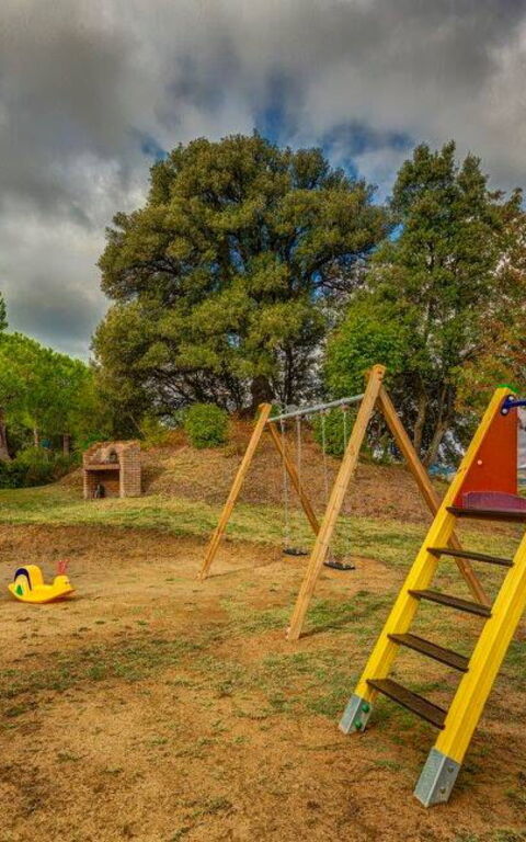 Leccino: Building Exterior, Garden, Outdoor, Scenic View