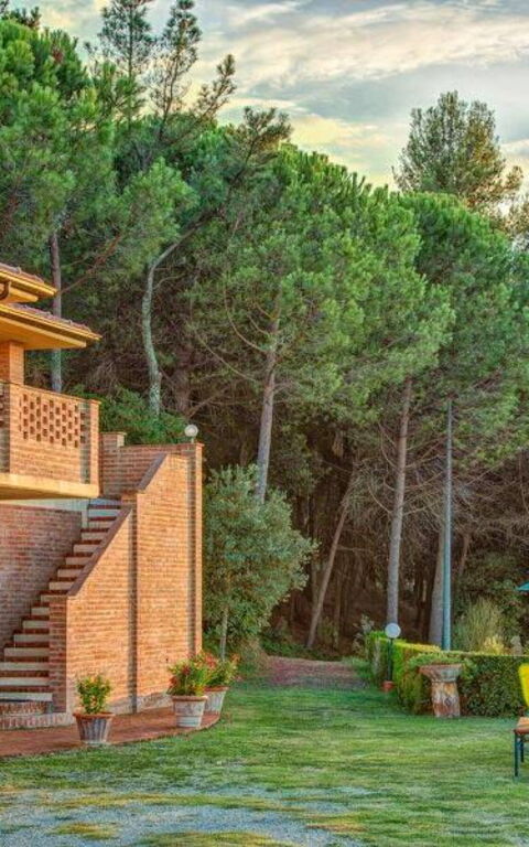 Leccino: Building Exterior, Garden, Main Entrance, Outdoor