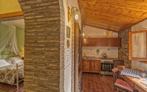 Accommodation Leccino 3: Dining Room, Kitchen