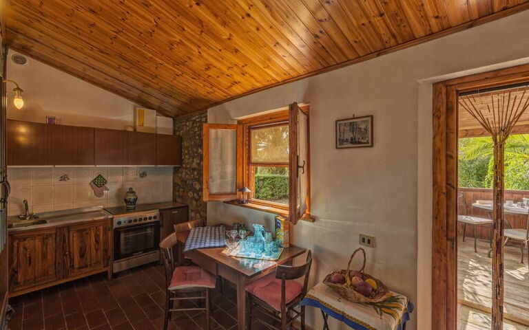 Accommodation Leccino 3: Dining Room, Kitchen