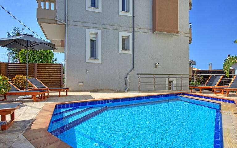 Villa Endless View: Autumn, Building Exterior, Outdoor, Pool, Spring, Summer