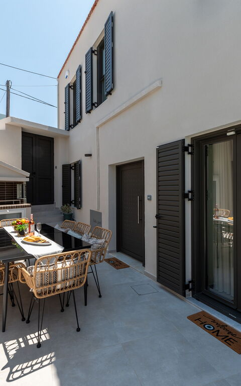 Villa Paul: Balcony / Terrace / Patio, Building Exterior, Outdoor