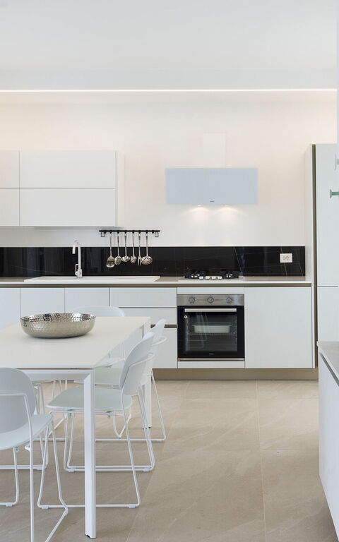 Villa Paradisus: Dining Room, Kitchen