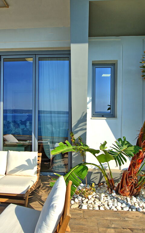 Villa Sapphire: Balcony / Terrace / Patio, Building Exterior, Outdoor