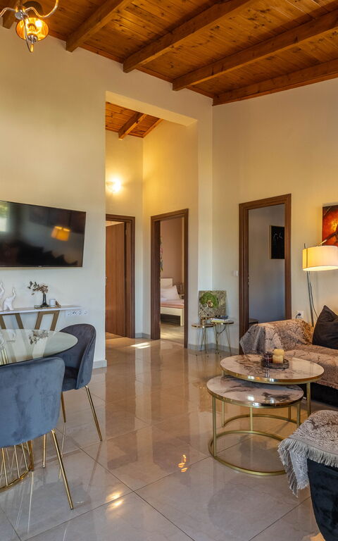 Villa Rose: Living Room