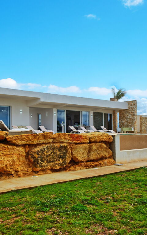Villa Infinito: Building Exterior, Garden, Outdoor