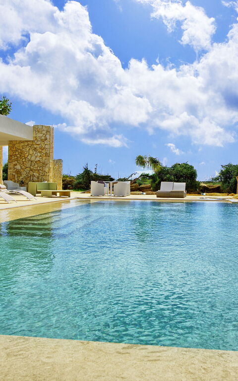 Villa Infinito: Building Exterior, Outdoor, Pool