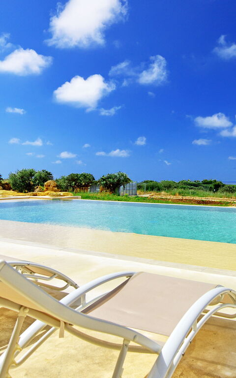 Villa Infinito: Building Exterior, Outdoor, Pool