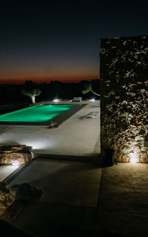 Villa Infinito: Balcony / Terrace / Patio, Building Exterior, Outdoor, Pool, Scenic View