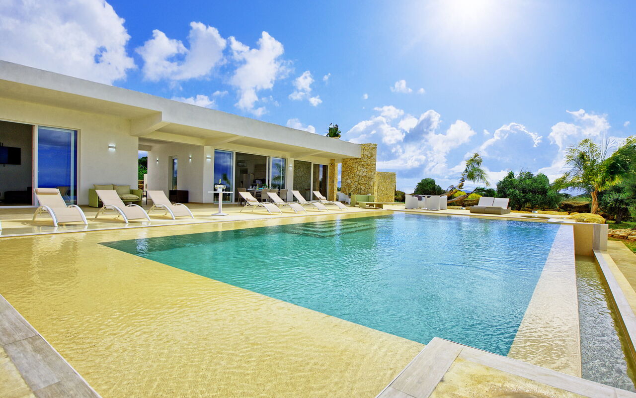 Villa Infinito: Building Exterior, Outdoor, Pool