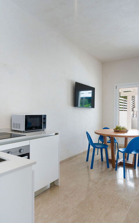 La Siesta: Kitchen, Living Room