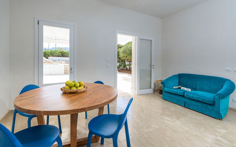 La Siesta: Kitchen, Living Room