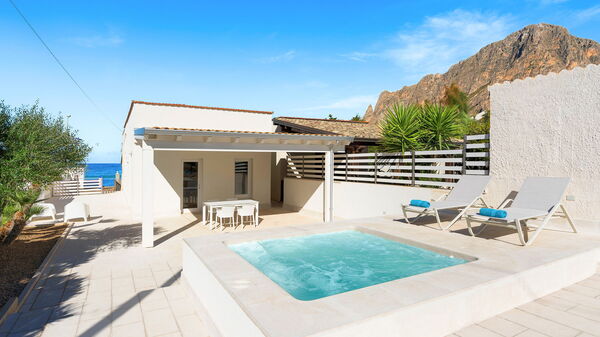 La Siesta: Building Exterior, Outdoor, Pool