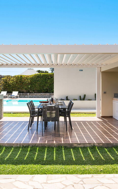 Villa Dilecta: Balcony / Terrace / Patio, Building Exterior, Garden, Outdoor