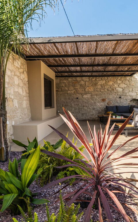 Villa Serenity: Balcony / Terrace / Patio, Garden, Outdoor