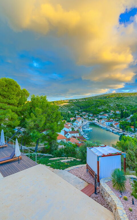 Villa Pine Haven: Building Exterior, Outdoor, Pool