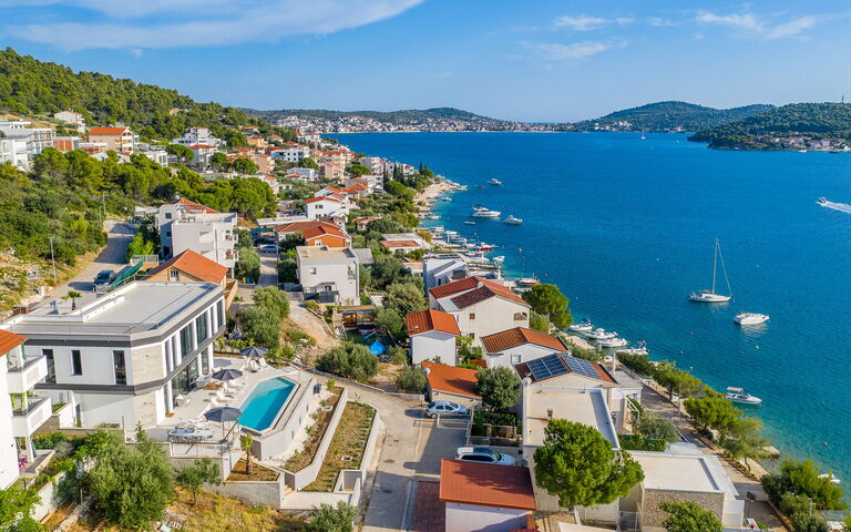 Villa Allina: Pool, Scenic View