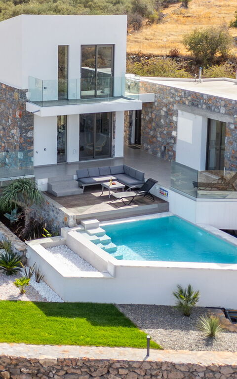 Venetian Villa: Building Exterior, Garden, Outdoor, Pool