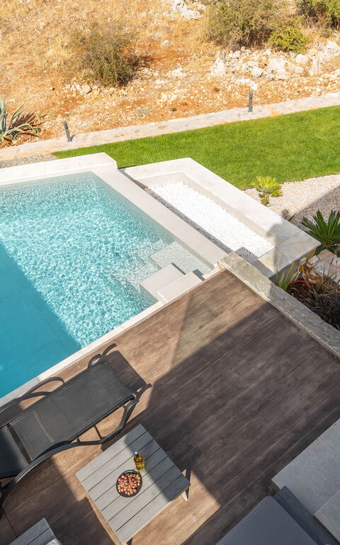 Venetian Villa: Building Exterior, Garden, Outdoor, Pool