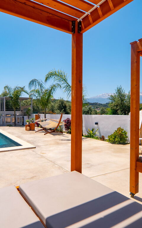 Christianna Apartments: Outdoor, Pool