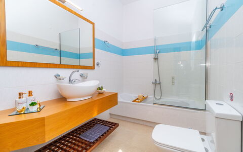 Accommodation Christianna Apartments 1: Bathroom