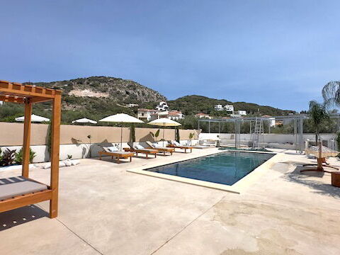 Christianna Apartments