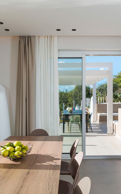 Villa Castalia: Dining Room, Kitchen