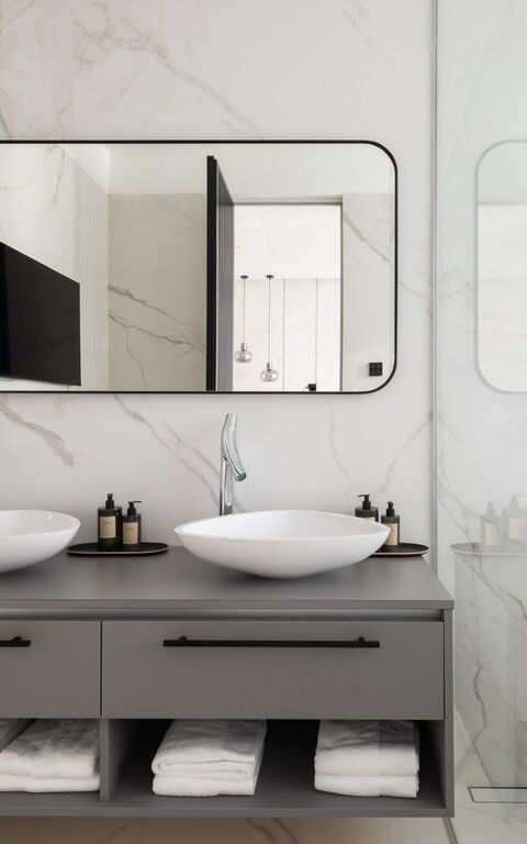 Villa Olive Vista 2: Bathroom