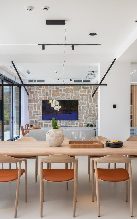 Villa Olive Vista 2: Dining Room