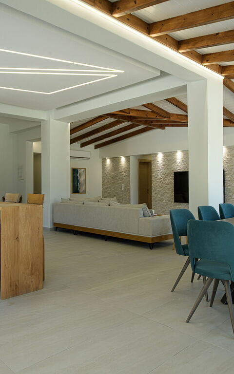 Villa Aurora Blue: Dining Room, Living Room