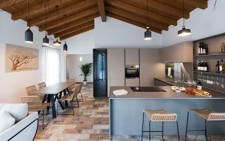 Villa Sike: Dining Room, Kitchen