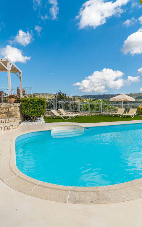 Villa Faye: Outdoor, Pool, Spring, Summer