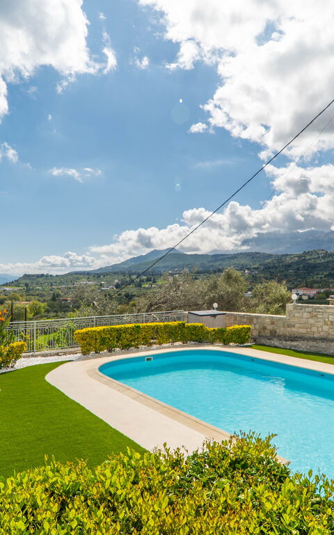 Villa Faye: Outdoor, Pool, Spring, Summer