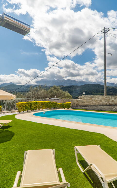 Villa Faye: Garden, Outdoor, Pool, Spring, Summer
